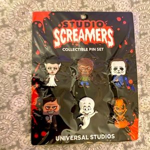 Universal horror nights creamers six pack Michael Myers Casper pins and more! 🎃